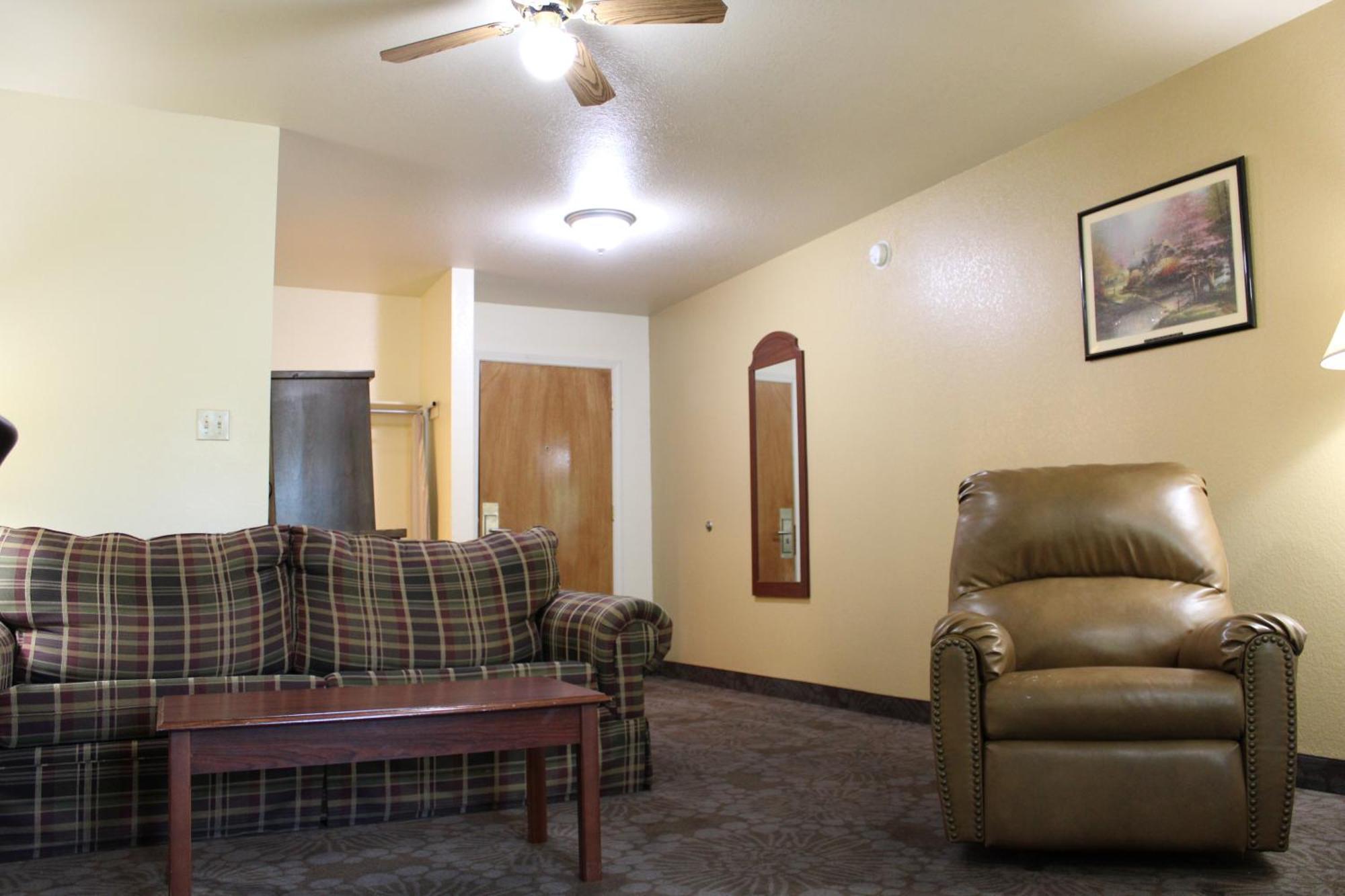 Candlelight Inn & Suites Hwy 69 Near 매캘러스터 외부 사진
