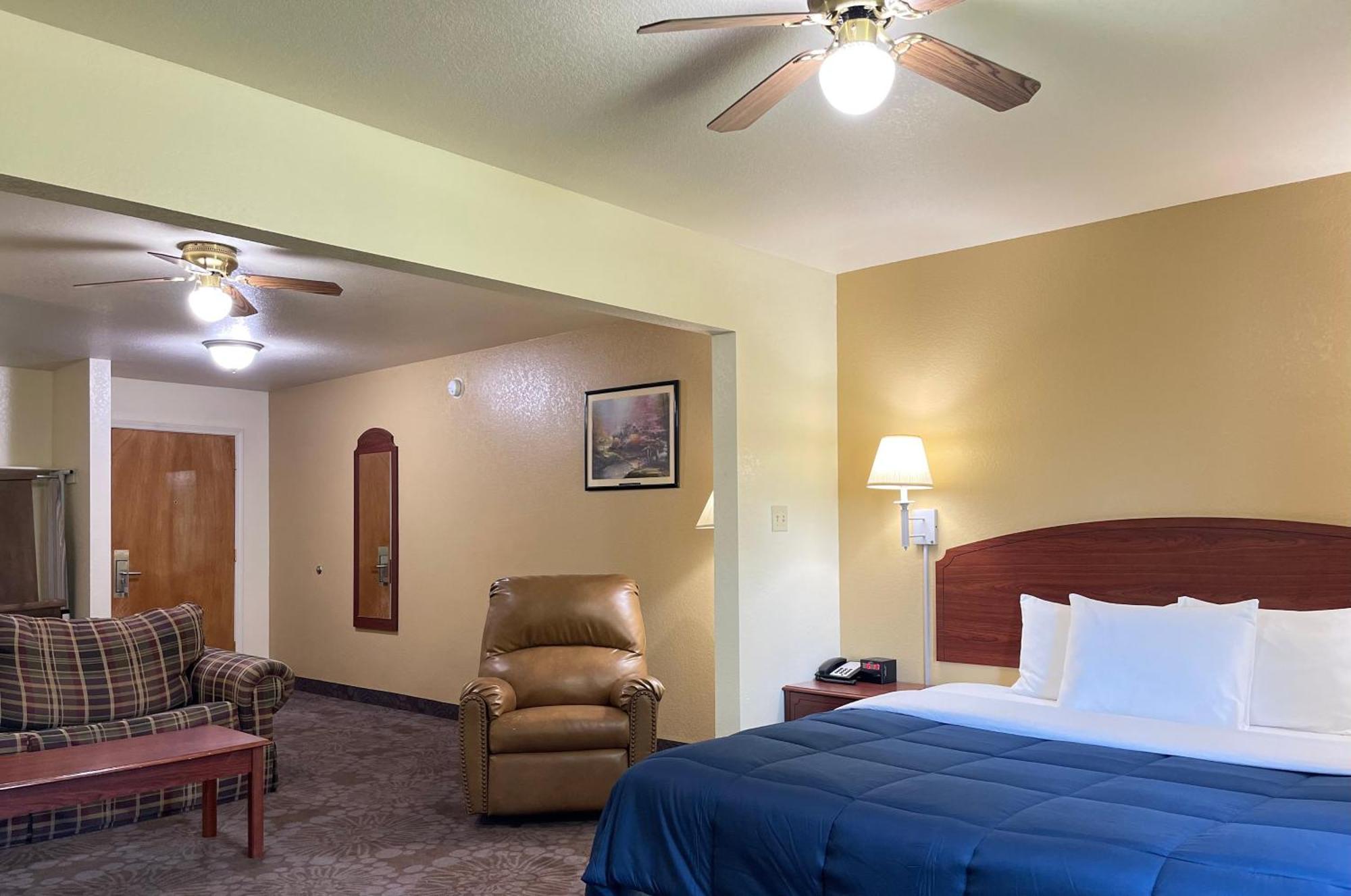 Candlelight Inn & Suites Hwy 69 Near 매캘러스터 외부 사진