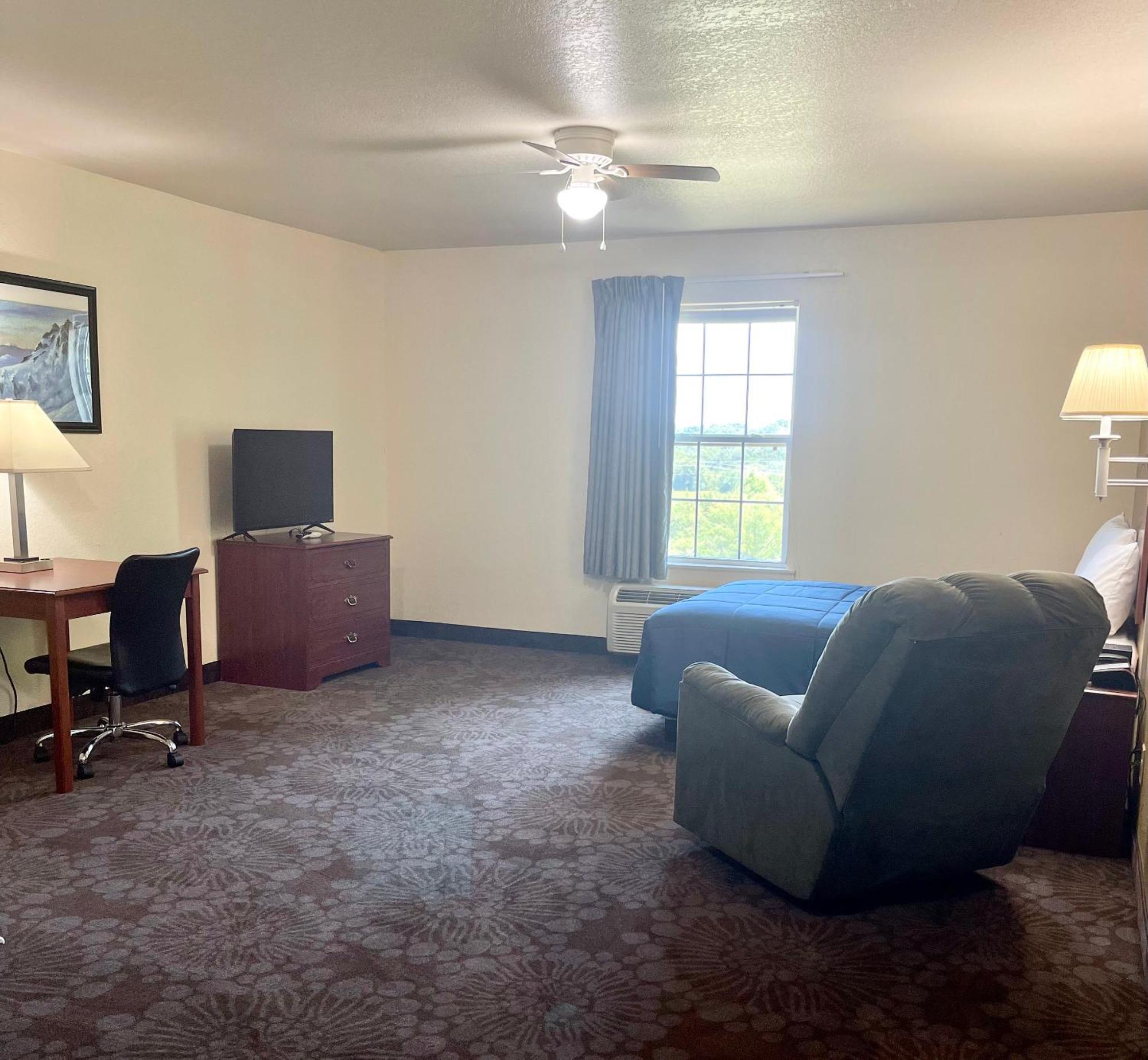 Candlelight Inn & Suites Hwy 69 Near 매캘러스터 외부 사진
